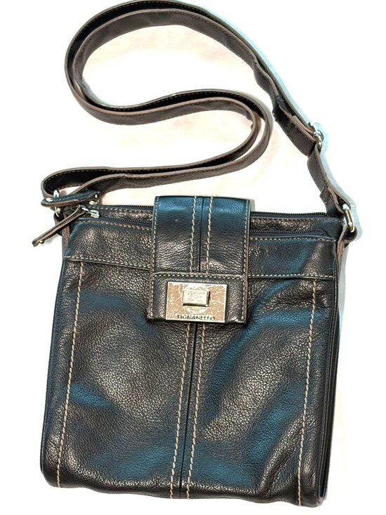 Tignanello Handbags - Vintage Tignanello purse black leather